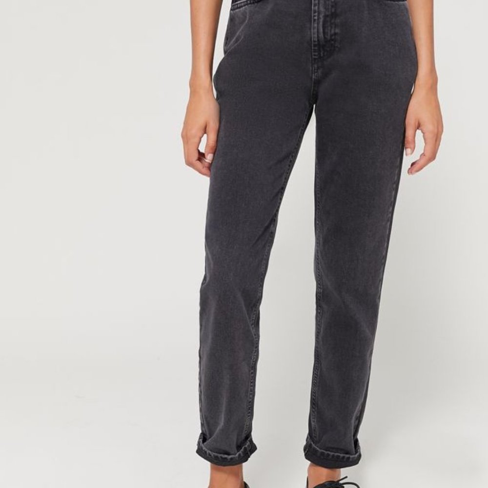 Urban Outfitters BDG High-Waisted Mom Jean - Washed Black Denim